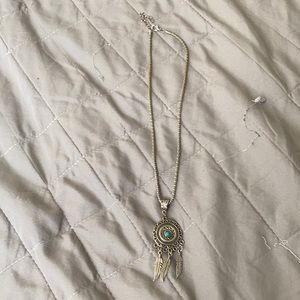 Necklace good quality it is fake